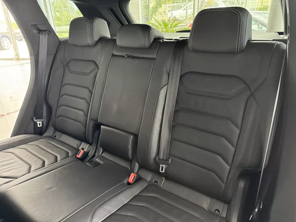 Volkswagen Touareg 3,0TDI 210kW*Discover*Vzduch - foto 16