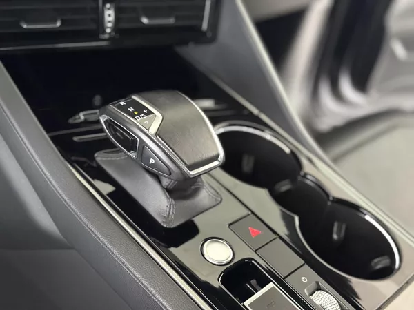 Volkswagen Touareg 3,0TDI 210kW*Discover*Vzduch - foto 29