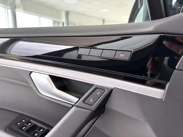 Volkswagen Touareg 3,0TDI 210kW*Discover*Vzduch - foto 37