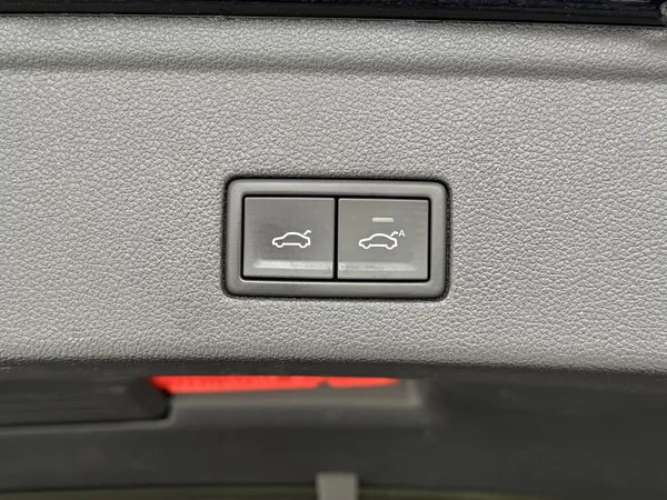 Volkswagen Touareg 3,0TDI 210kW*Discover*Vzduch - foto 41