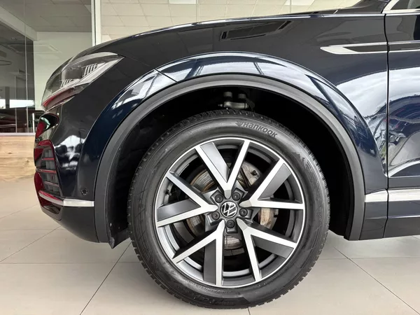 Volkswagen Touareg 3,0TDI 210kW*Discover*Vzduch - foto 46
