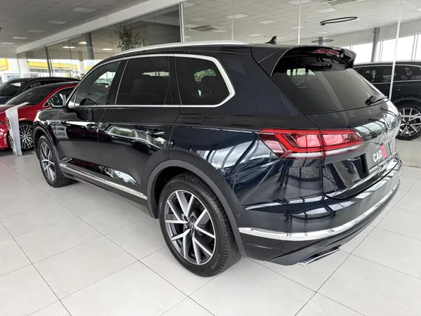 Volkswagen Touareg 3,0TDI 210kW*Discover*Vzduch - foto 7