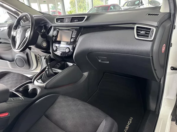 Nissan Qashqai 1,2DIG-T*Navi*Kamera*PDC*Tažné - foto 13
