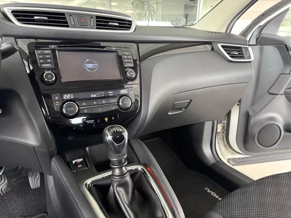 Nissan Qashqai 1,2DIG-T*Navi*Kamera*PDC*Tažné - foto 19