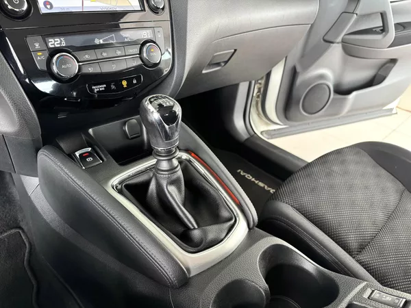 Nissan Qashqai 1,2DIG-T*Navi*Kamera*PDC*Tažné - foto 21
