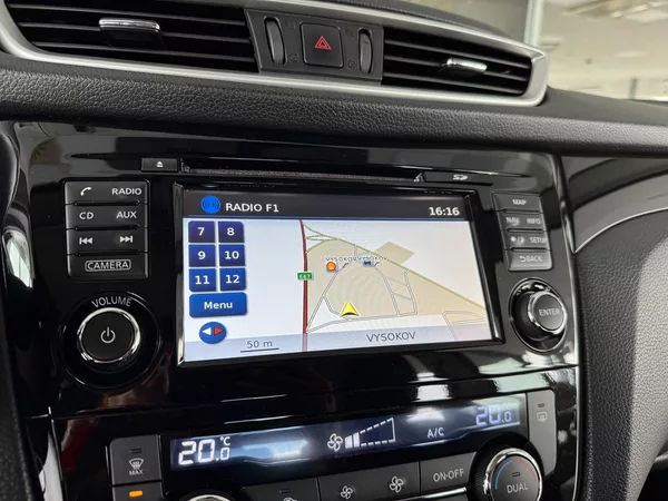 Nissan Qashqai 1,2DIG-T*Navi*Kamera*Tažné*ČR - foto 21