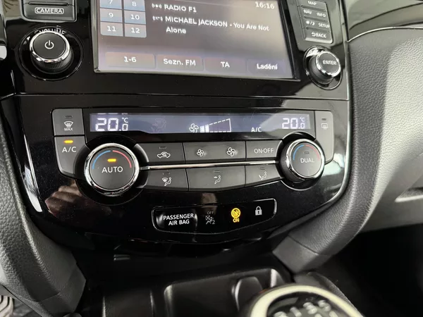 Nissan Qashqai 1,2DIG-T*Navi*Kamera*Tažné*ČR - foto 22