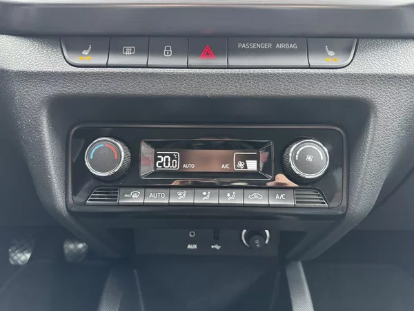Škoda Fabia 1.2TSi JOY Navi Digi Klima - foto 10