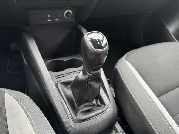 Škoda Fabia 1.2TSi JOY Navi Digi Klima - foto 9