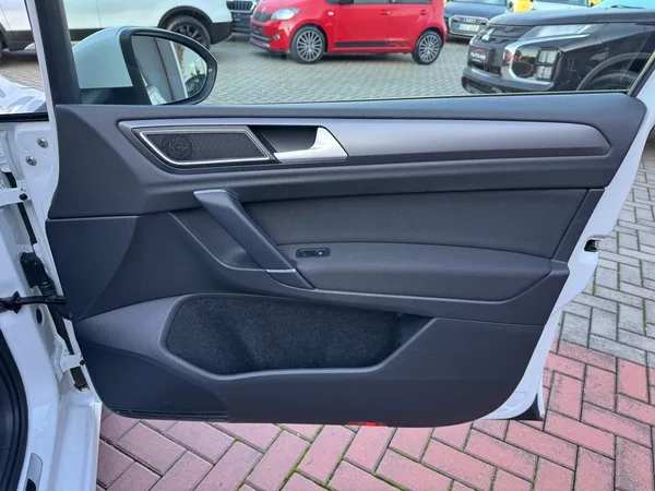 Volkswagen Golf Sportsvan 1.4TSi DSG Xenony Navi Tažné Z - foto 18
