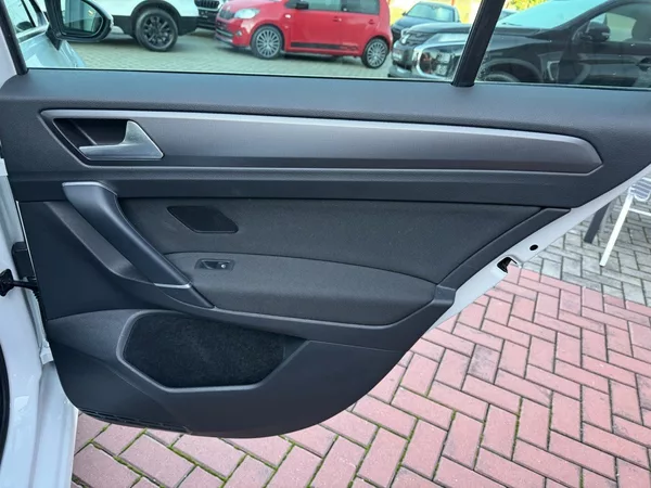 Volkswagen Golf Sportsvan 1.4TSi DSG Xenony Navi Tažné Z - foto 20