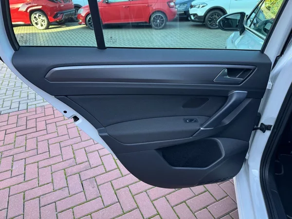 Volkswagen Golf Sportsvan 1.4TSi DSG Xenony Navi Tažné Z - foto 24