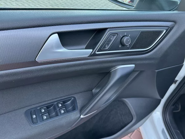 Volkswagen Golf Sportsvan 1.4TSi DSG Xenony Navi Tažné Z - foto 27