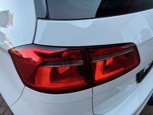 Volkswagen Golf Sportsvan 1.4TSi DSG Xenony Navi Tažné Z - foto 44