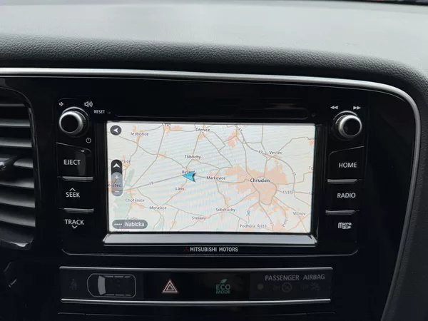 Mitsubishi Outlander 2.0i Mivec Automat LED 7Míst - foto 12