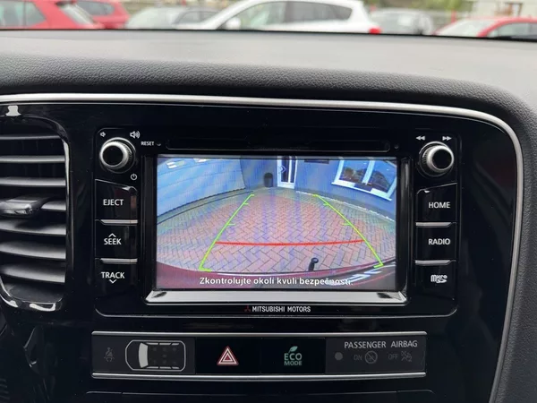 Mitsubishi Outlander 2.0i Mivec Automat LED 7Míst - foto 13