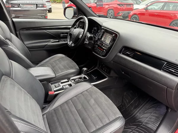 Mitsubishi Outlander 2.0i Mivec Automat LED 7Míst - foto 14