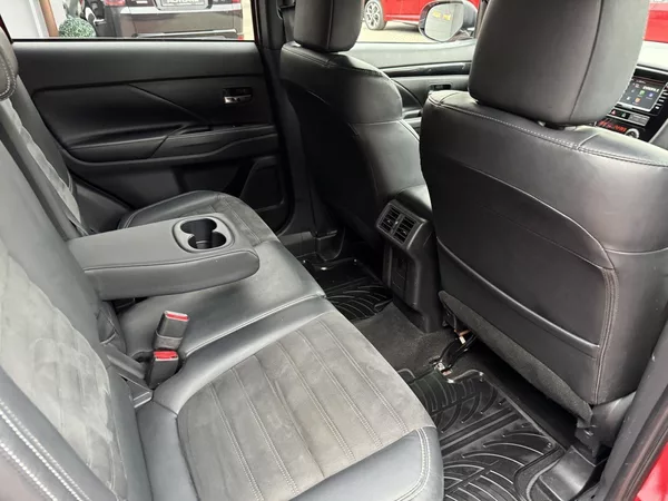Mitsubishi Outlander 2.0i Mivec Automat LED 7Míst - foto 17