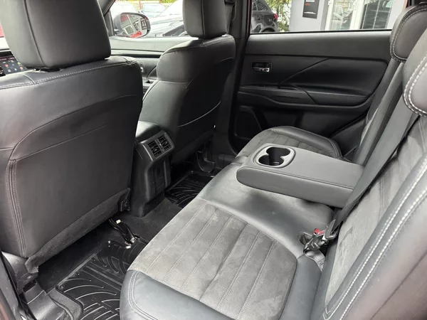Mitsubishi Outlander 2.0i Mivec Automat LED 7Míst - foto 21