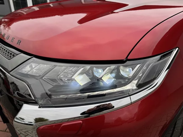 Mitsubishi Outlander 2.0i Mivec Automat LED 7Míst - foto 32