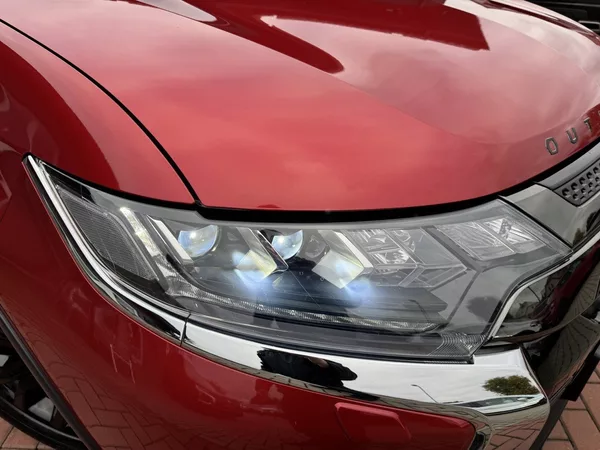 Mitsubishi Outlander 2.0i Mivec Automat LED 7Míst - foto 34