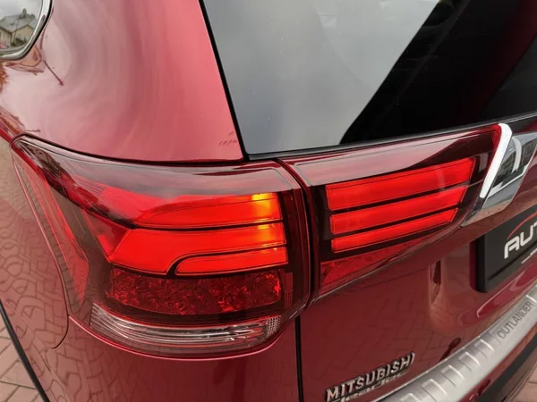 Mitsubishi Outlander 2.0i Mivec Automat LED 7Míst - foto 41