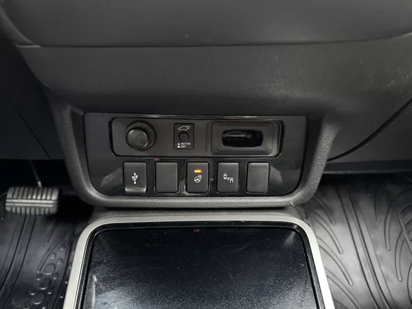Mitsubishi Outlander 2.0i Mivec Automat LED 7Míst - foto 8