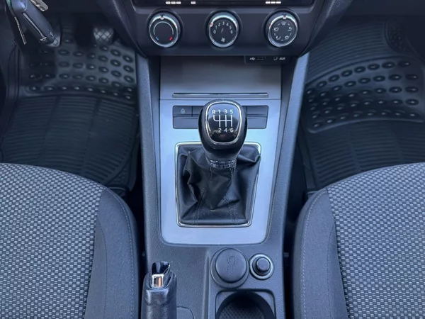 Škoda Octavia 2.0TDi Klima Tempomat BT - foto 11
