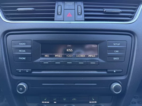 Škoda Octavia 2.0TDi Klima Tempomat BT - foto 13
