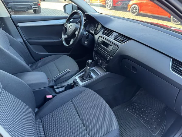 Škoda Octavia 2.0TDi Klima Tempomat BT - foto 16