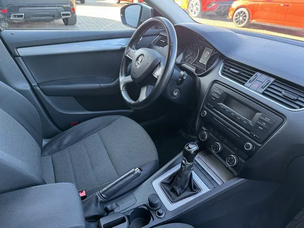 Škoda Octavia 2.0TDi Klima Tempomat BT - foto 17