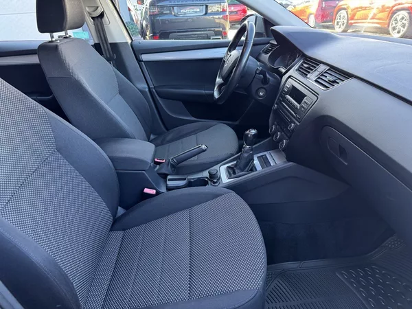 Škoda Octavia 2.0TDi Klima Tempomat BT - foto 18
