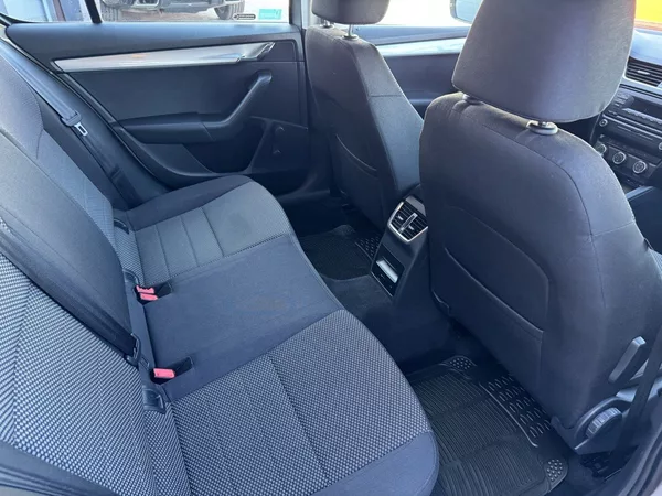 Škoda Octavia 2.0TDi Klima Tempomat BT - foto 20