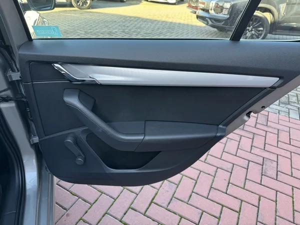 Škoda Octavia 2.0TDi Klima Tempomat BT - foto 21