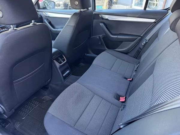 Škoda Octavia 2.0TDi Klima Tempomat BT - foto 24