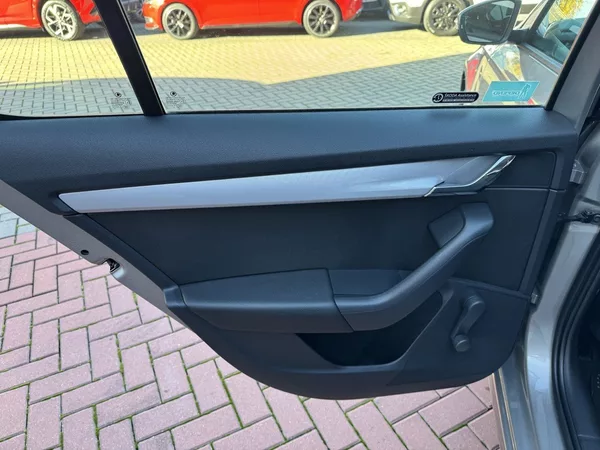 Škoda Octavia 2.0TDi Klima Tempomat BT - foto 25