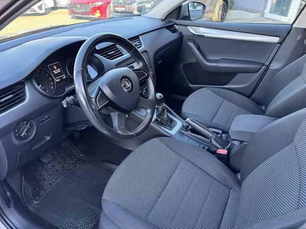 Škoda Octavia 2.0TDi Klima Tempomat BT - foto 26