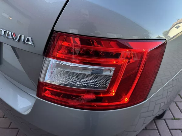 Škoda Octavia 2.0TDi Klima Tempomat BT - foto 37