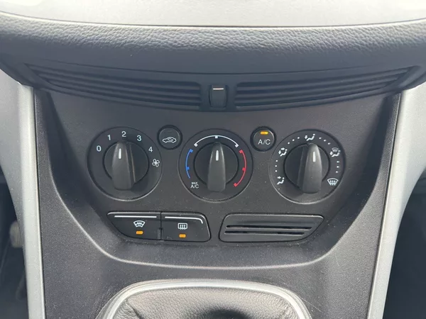 Ford C-MAX 1.6i Ti-VCT Klima Winter Paket - foto 12