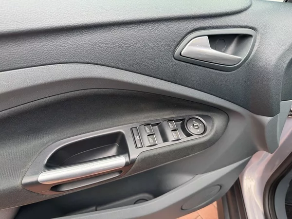 Ford C-MAX 1.6i Ti-VCT Klima Winter Paket - foto 27