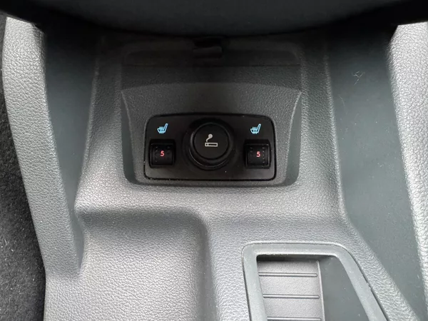 Ford C-MAX 1.6i Ti-VCT Klima Winter Paket - foto 9