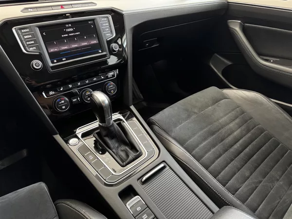 Volkswagen Passat R-line 2.0 TDI 110 KW DSG - CZ - foto 13