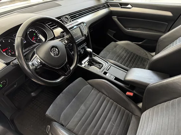 Volkswagen Passat R-line 2.0 TDI 110 KW DSG - CZ - foto 9