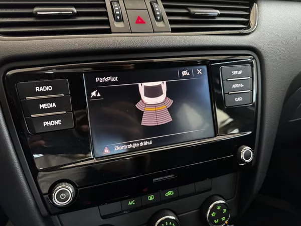 Škoda Octavia 1.0 TSI 85 KW - CZ - foto 18
