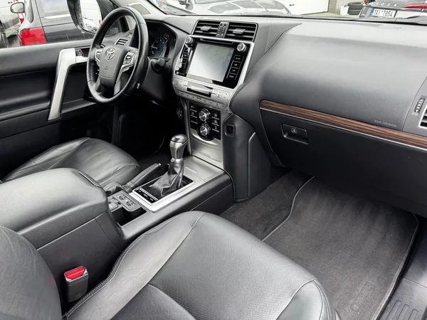 Toyota Land Cruiser 2.8D - CZ - Invincible - foto 21