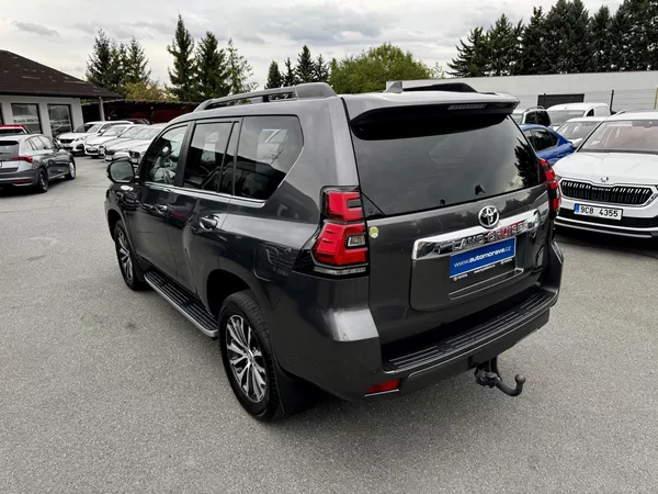 Toyota Land Cruiser 2.8D - CZ - Invincible - foto 8
