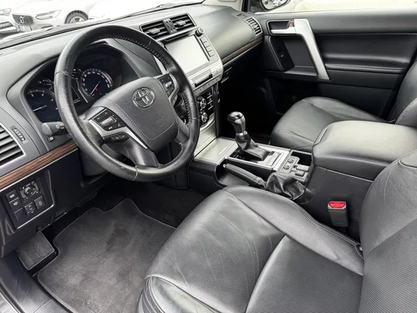 Toyota Land Cruiser 2.8D - CZ - Invincible - foto 9