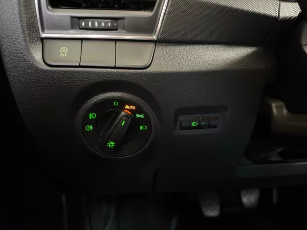 Škoda Fabia Ambition 1.0 TSI - CZ - DPH - foto 17