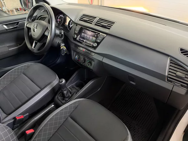 Škoda Fabia Ambition 1.0 TSI - CZ - DPH - foto 18