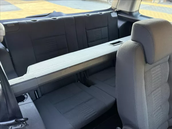 Volkswagen Touran 2,0 TDi DSG highline 7-míst - foto 9